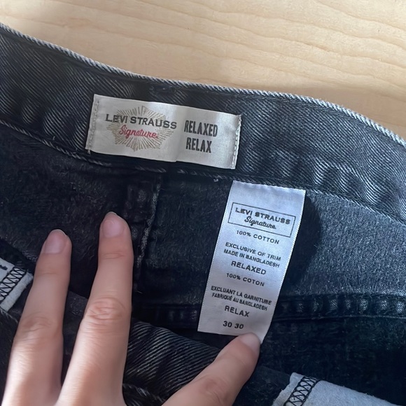 Vintage Signature Levi’s Black Denim Short Shorts | Size 30 Waist - Picture 4 of 9